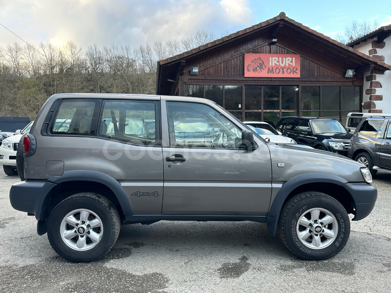 NISSAN Terrano II 2.7 TD Sport