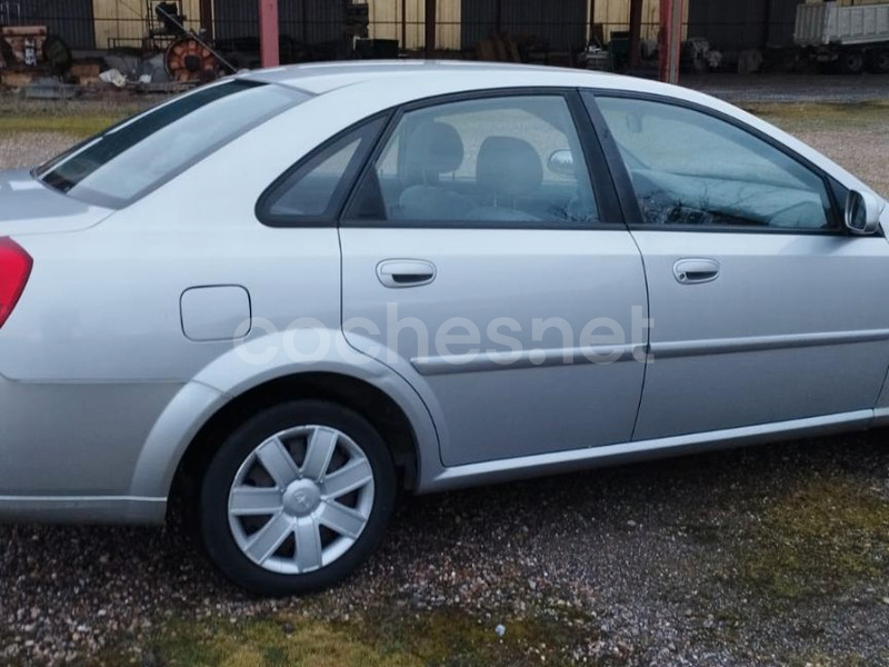 DAEWOO Nubira 1.6 SX ano modelo 2004
