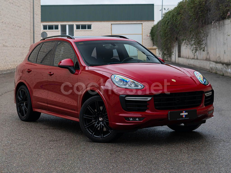 PORSCHE Cayenne GTS