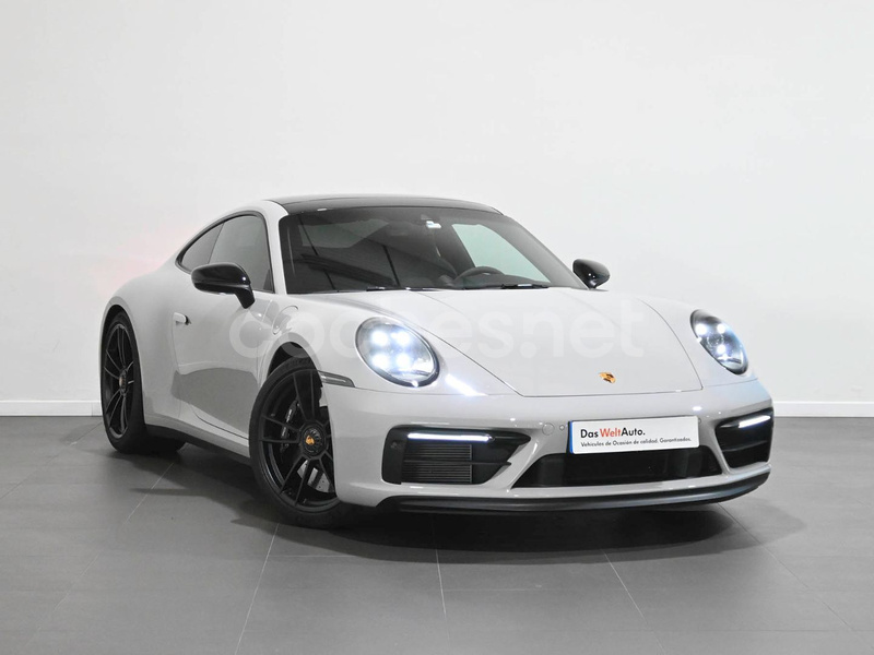 PORSCHE 911 Carrera GTS Coupe