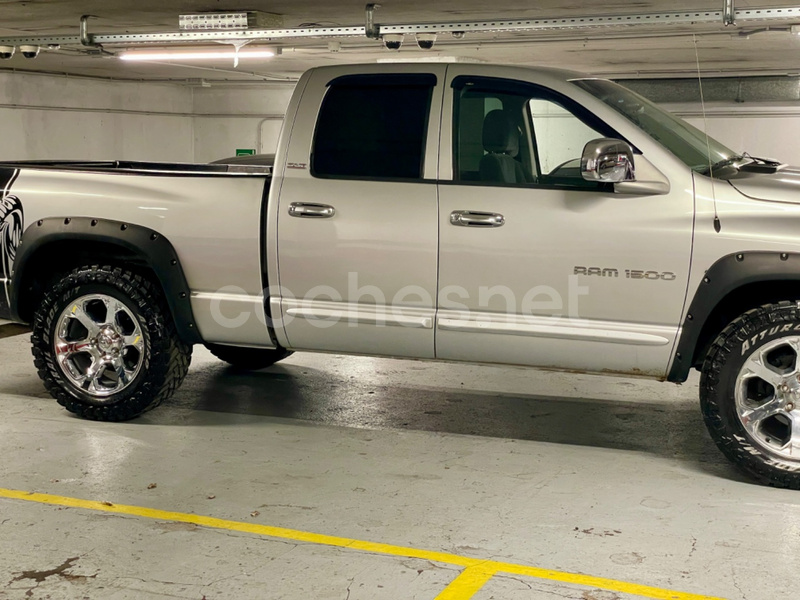 DODGE RAM 1500 5.7 V8