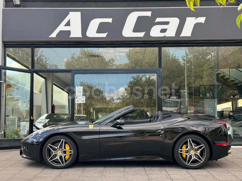 FERRARI California 22 plazas