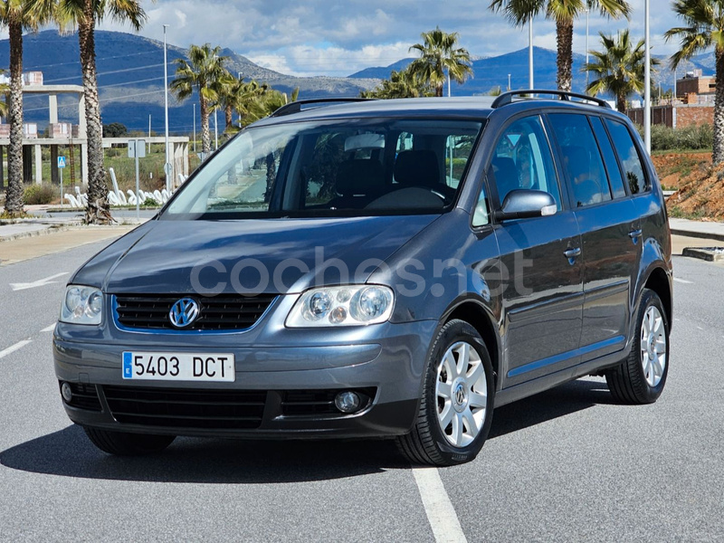 VOLKSWAGEN Touran 2.0 TDI DSG ADVANCE