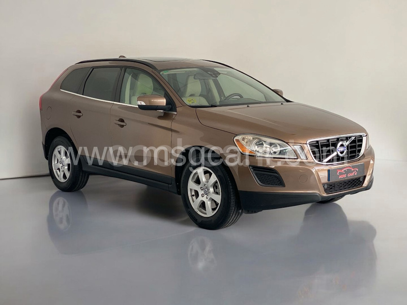 VOLVO XC60 2.0 DRIVe Momentum