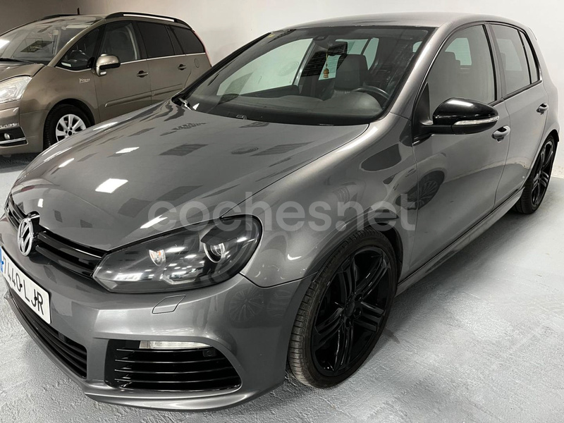 VOLKSWAGEN Golf 2.0 TSI DSG 4Motion R
