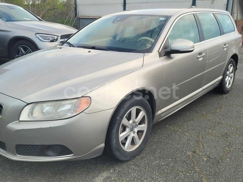 VOLVO V70 2.0 D4 Momentum
