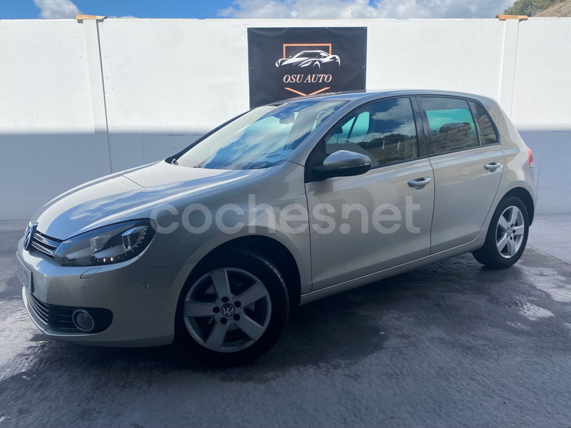 VOLKSWAGEN Golf 1.6 TDI DPF DSG Sport