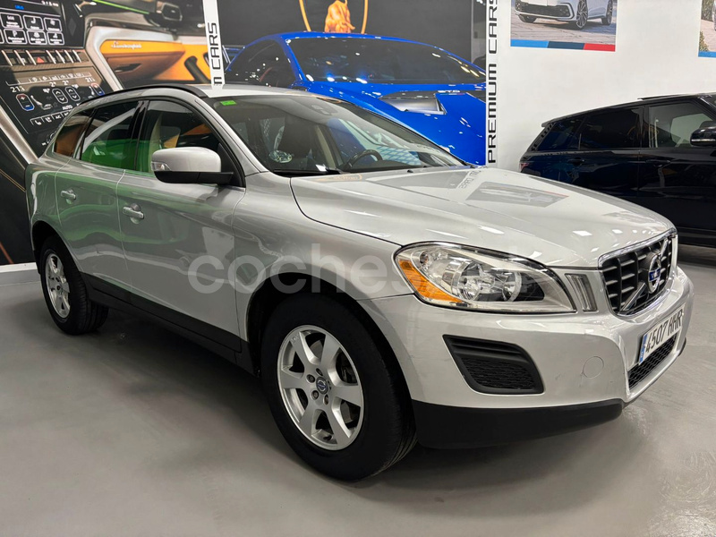 VOLVO XC60 2.0 DRIVe Momentum