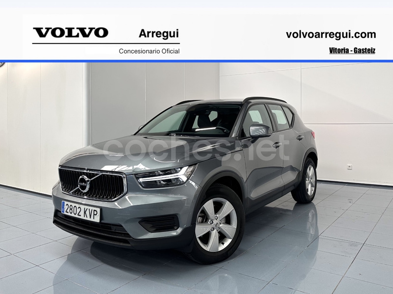 VOLVO XC40 2.0 T4 Momentum Auto
