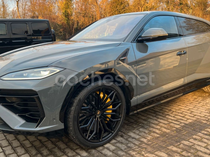 LAMBORGHINI Urus SE