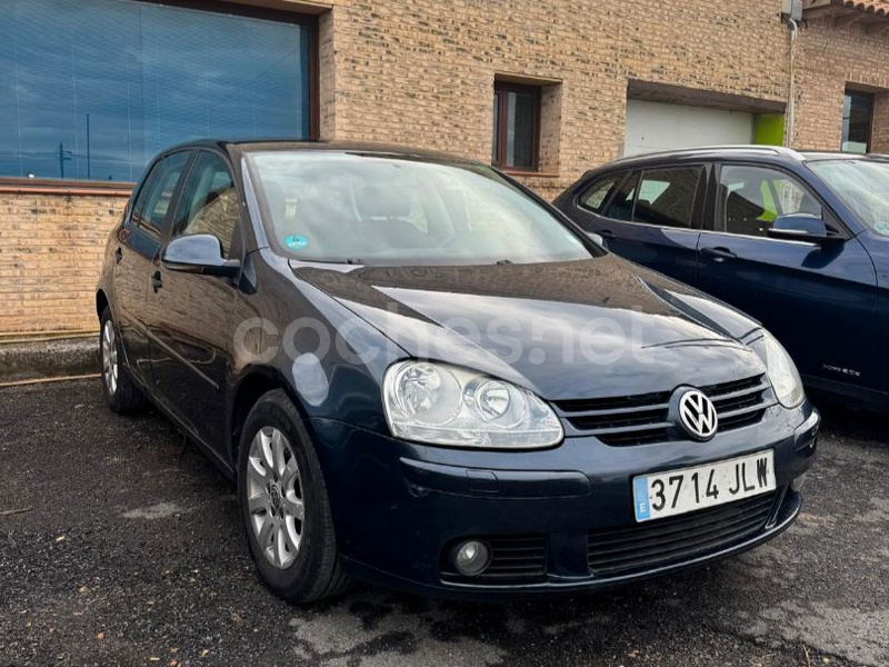 VOLKSWAGEN Golf 1.6 FSI Trendline