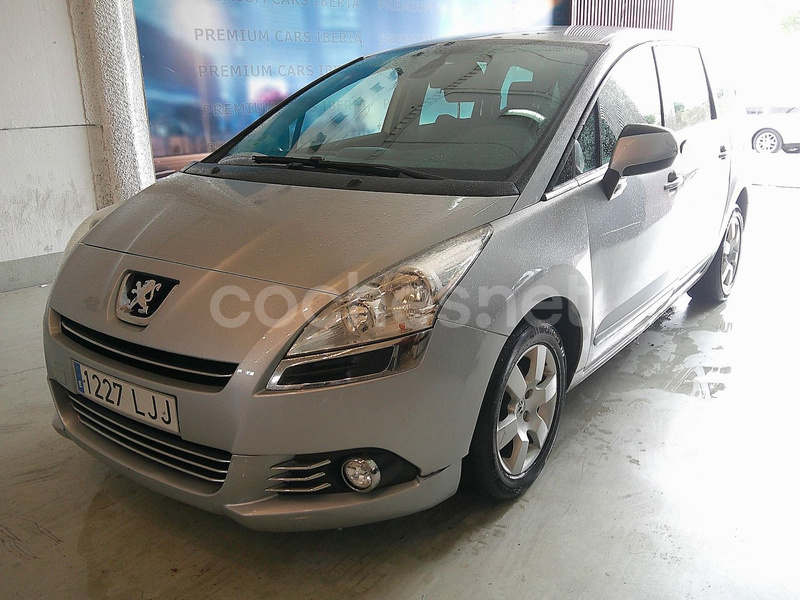 PEUGEOT 5008 Style 1.6 HDI 115 FAP
