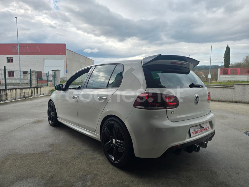 VOLKSWAGEN Golf 2.0 TSI 4Motion R
