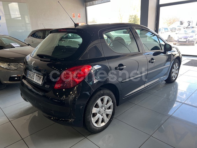 PEUGEOT 207 Confort 1.4 HDI 70