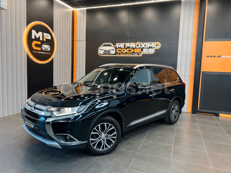 MITSUBISHI Outlander 220 DID Motion 2WD 7 Plazas