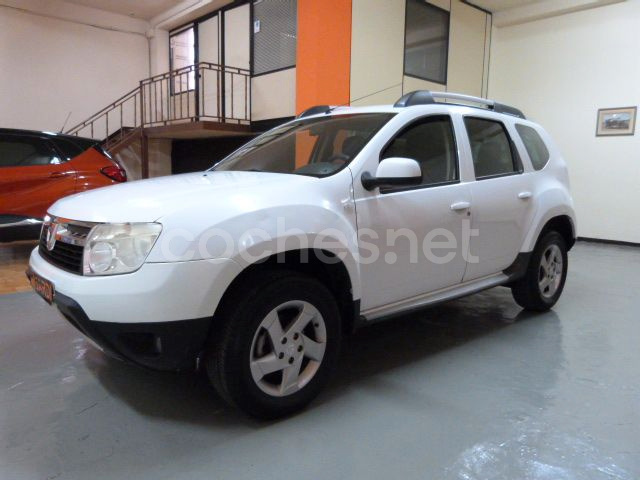 DACIA Duster Laureate 2012 dCi 90