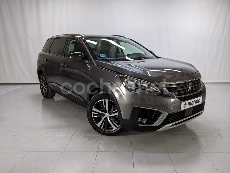 PEUGEOT 5008 GTLine 1.2L PureTech SS
