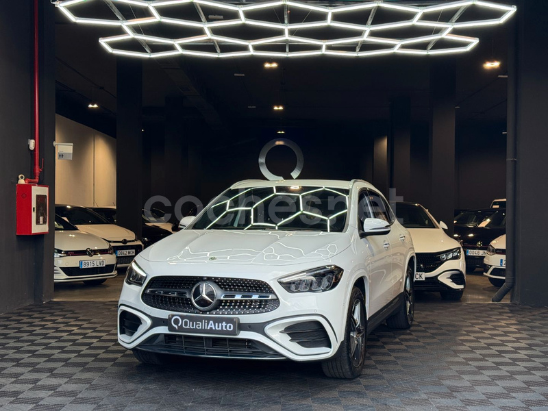 MERCEDES-BENZ GLA GLA 250 e con tecnologia hibrida EQ