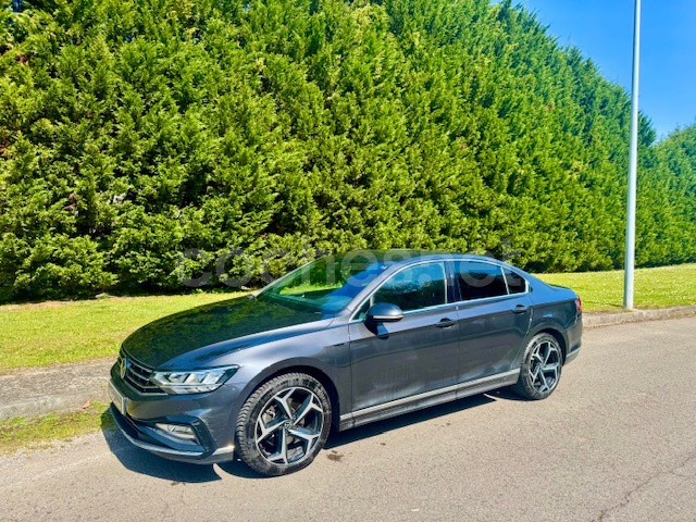 VOLKSWAGEN Passat RLine 2.0 TDI DSG