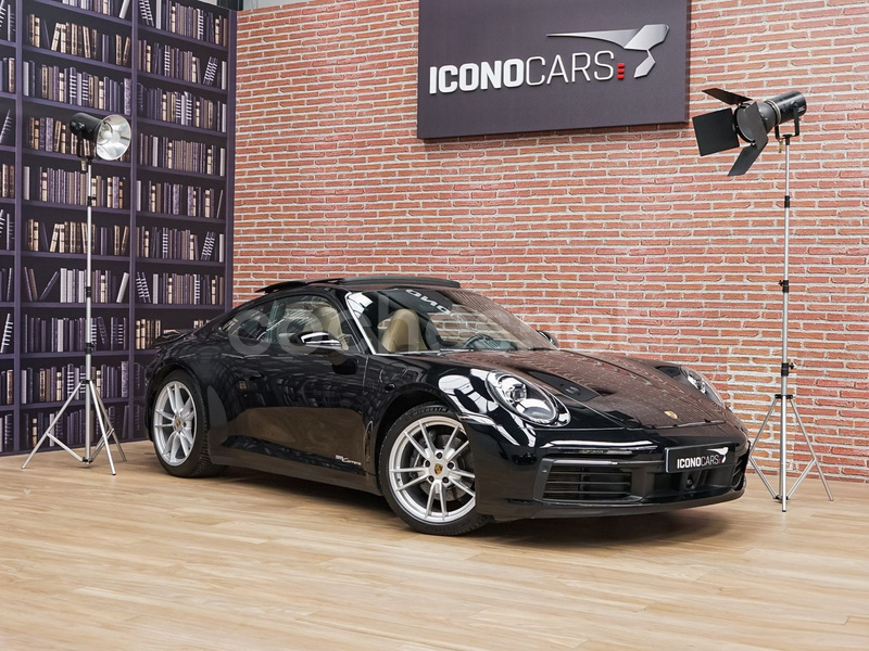 PORSCHE 911 Carrera