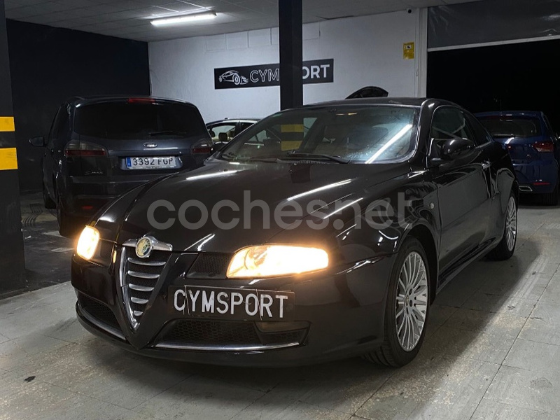 ALFA ROMEO GT 1.9 JTD Distinctive