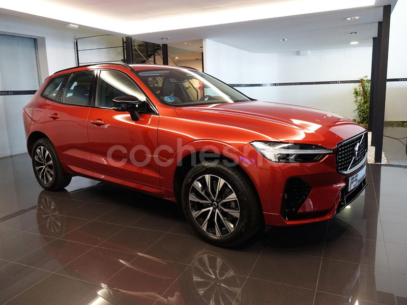VOLVO XC60 2.0 B4 D Plus Dark Auto