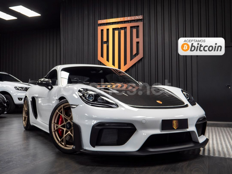 PORSCHE 718 Cayman GT4 RS