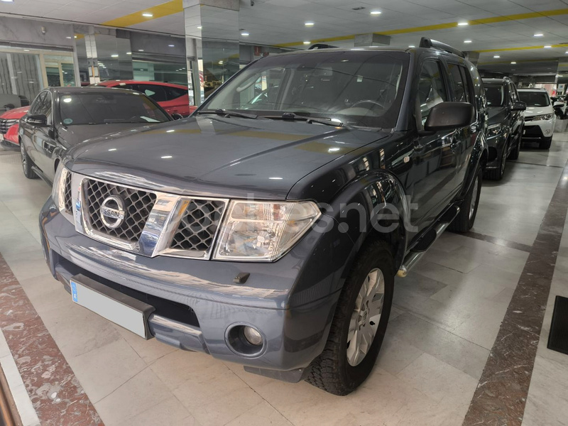 NISSAN Pathfinder 2.5 dCi LE Auto 7 plazas