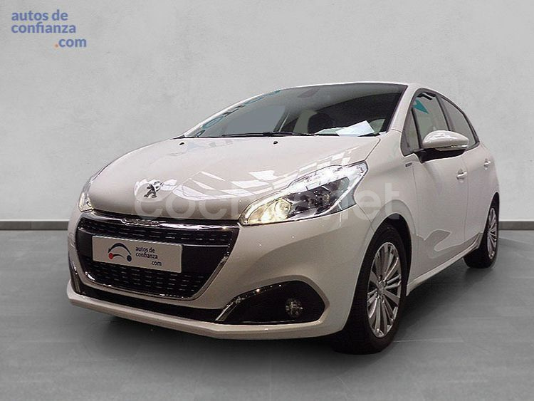 PEUGEOT 208 Signature 1.2L PureTech