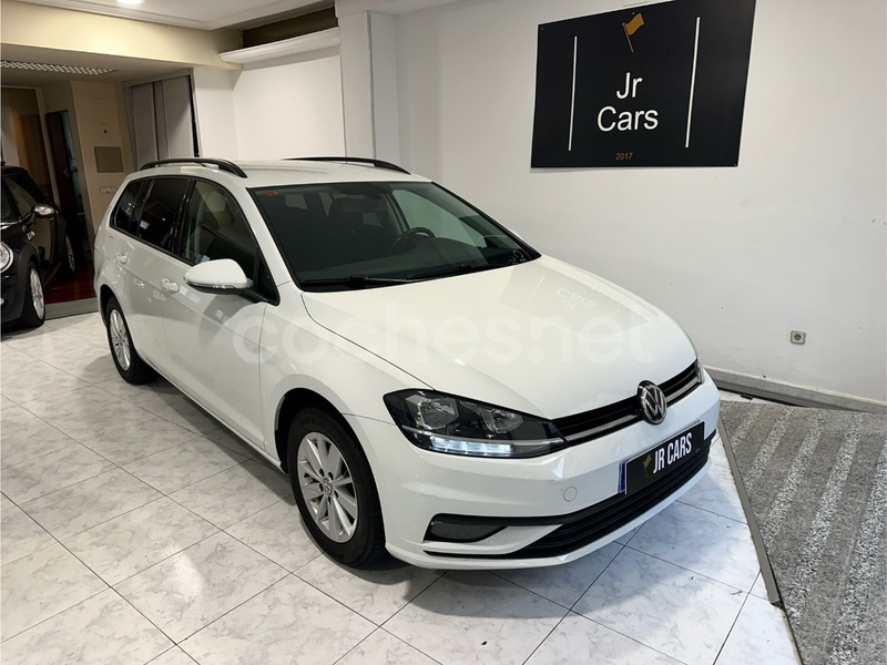 VOLKSWAGEN Golf Advance 1.6 TDI Variant
