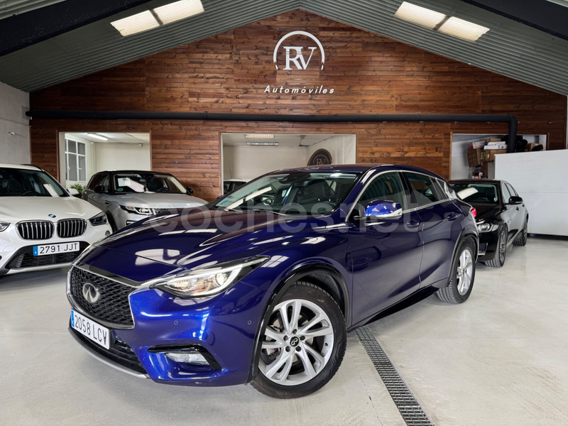 INFINITI Q30 1.6TC PREMIUM 7DCT
