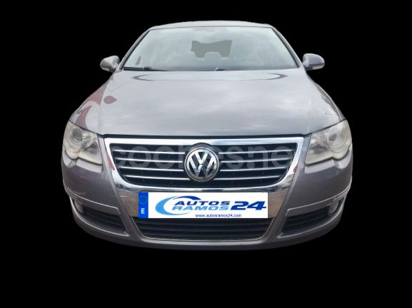 VOLKSWAGEN Passat 2.0 FSI Sportline