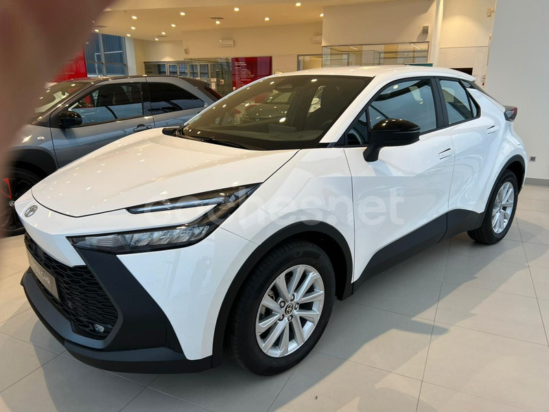 TOYOTA C-HR 1.8 Active Hybrid 140