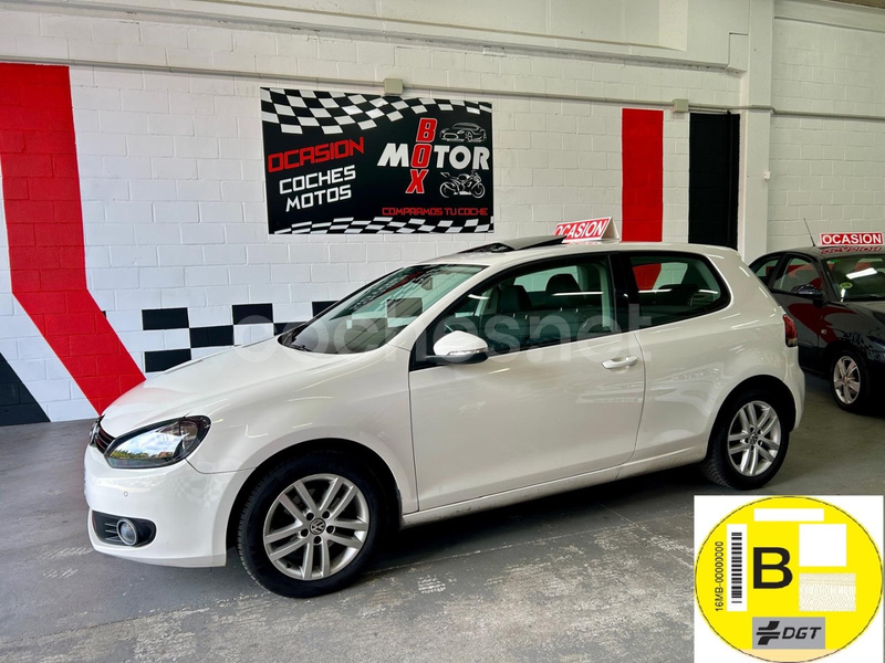 VOLKSWAGEN Golf VI 1.6 TDI DPF Sport