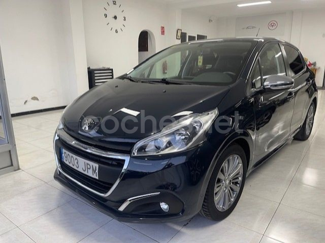 PEUGEOT 208 STYLE 1.6 BlueHDi 75