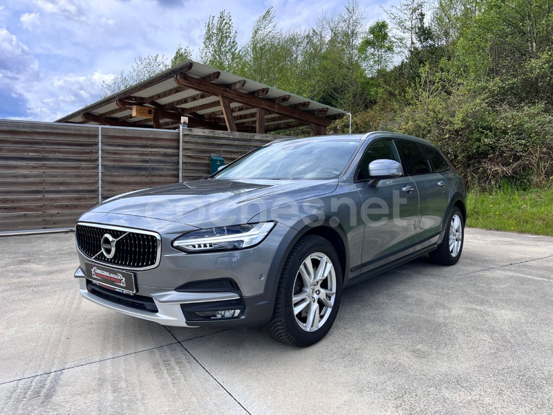 VOLVO V90 Cross Country 2.0 D4 AWD Pro Auto