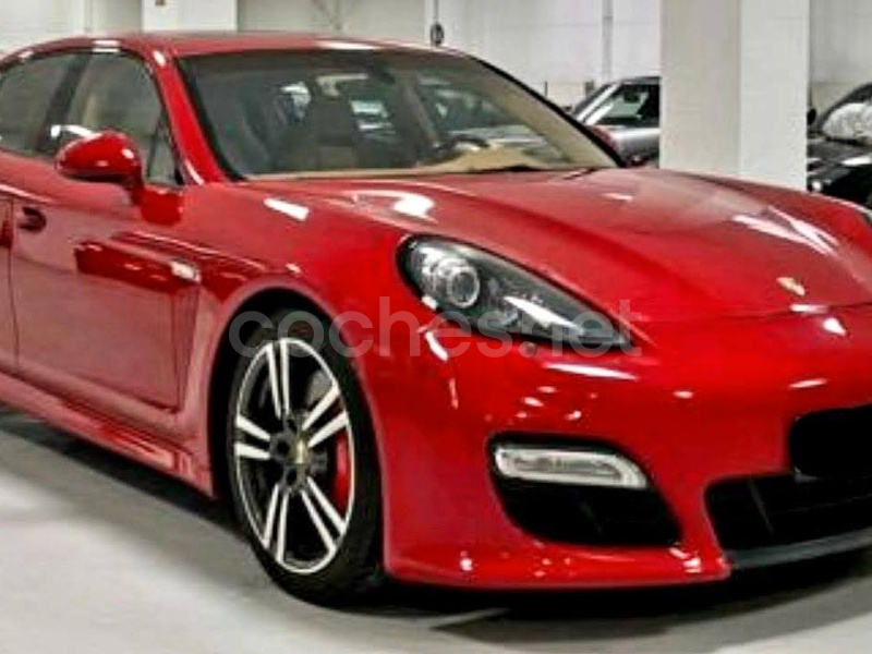 PORSCHE Panamera 4.8 GTS