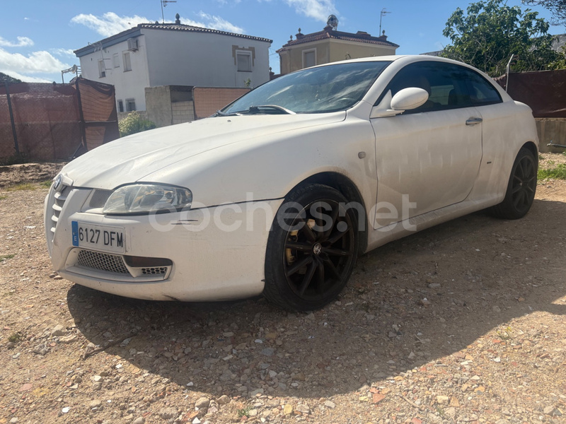 ALFA ROMEO GT 1.9 JTD Distinctive