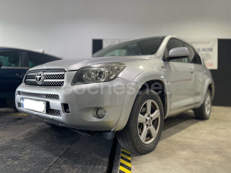 TOYOTA Rav4 2.2 D4D Executive 4x4