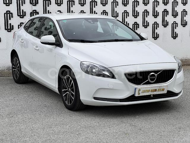 VOLVO V40 2.0 D3 Momentum Auto