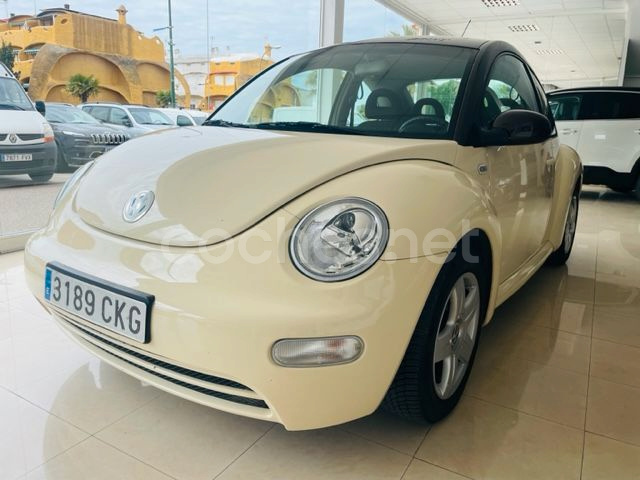 VOLKSWAGEN New Beetle 1.6