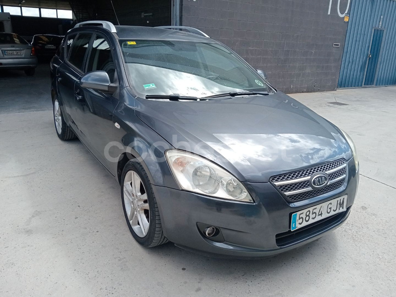 KIA cee'd Sporty Wagon 2.0 CRDi Emotion