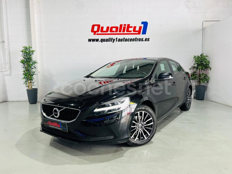 VOLVO V40 2.0 D3 Momentum