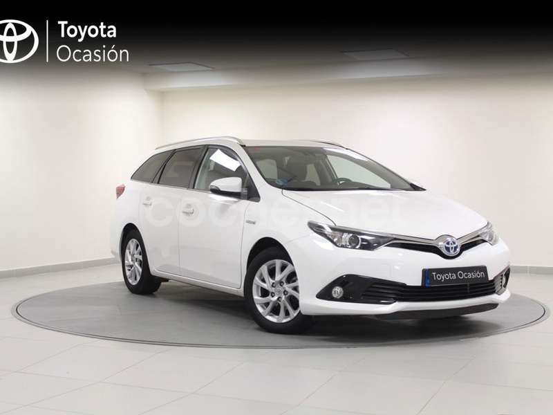 TOYOTA Auris 1.8 140H Active Touring Sports