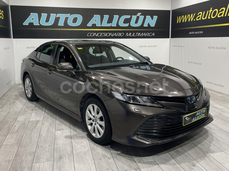 TOYOTA Camry 2.5 220H Business