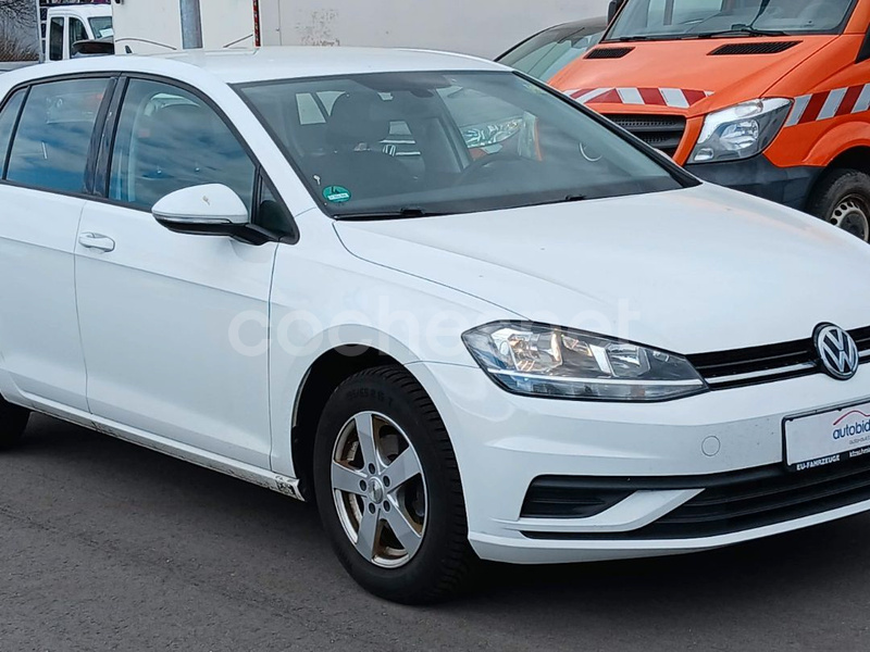 VOLKSWAGEN Golf Advance 1.0 TSI