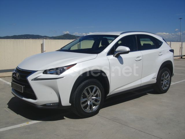 LEXUS NX 2.5 300h Executive 4WD Navibox