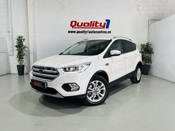 FORD Kuga 1.5 TDCi 4x2 ASS Titanium