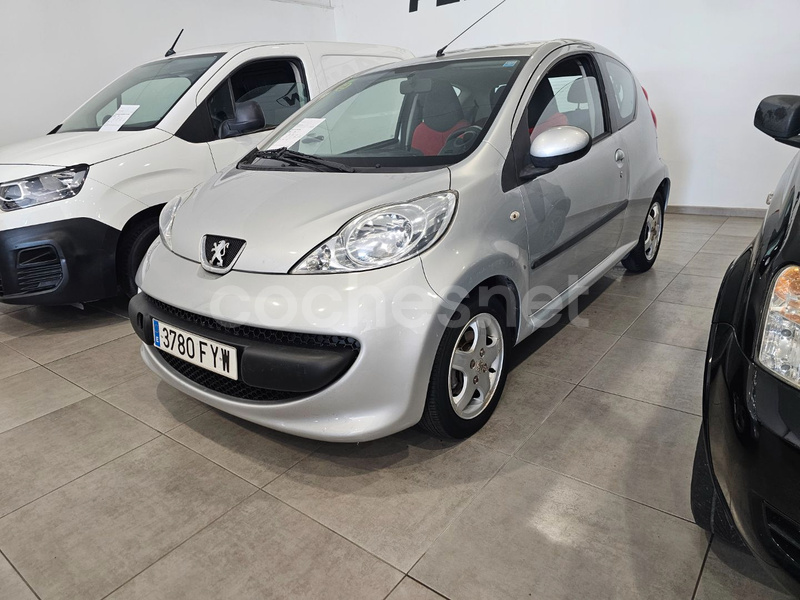 PEUGEOT 107 1.4 HDi Urban Move