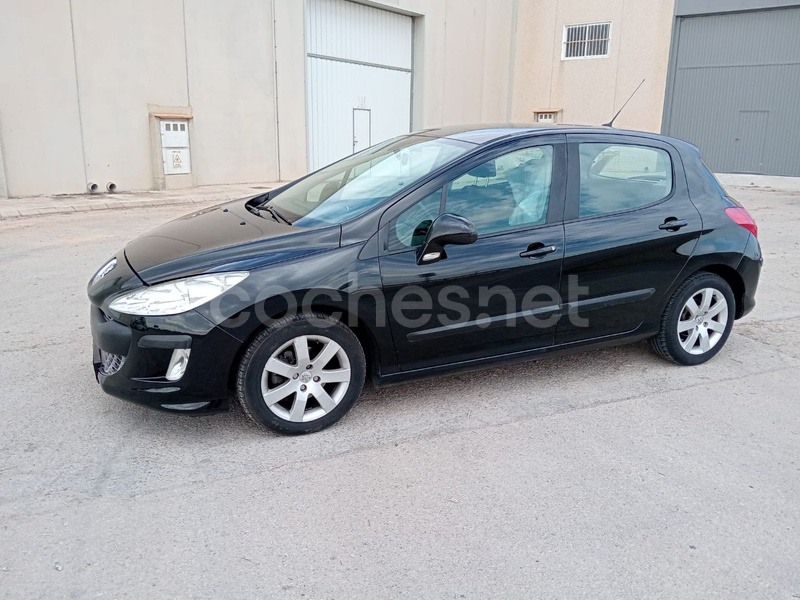 PEUGEOT 308 Confort 1.6 HDI 90